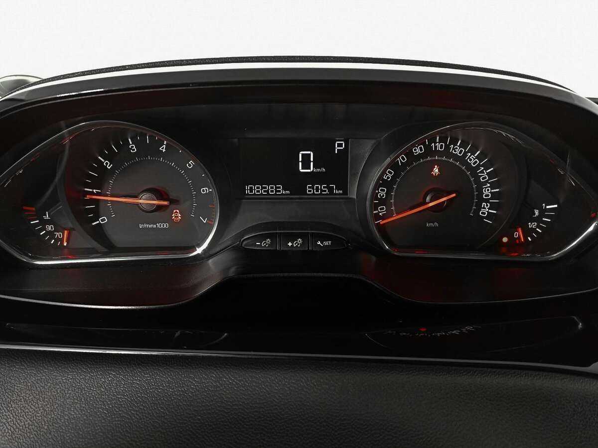 Peugeot 208 с пробегом — 2013 год. Фото: #10