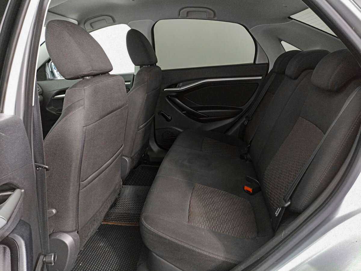 Lada (ВАЗ) Vesta с пробегом — 2017 год. Фото: #9