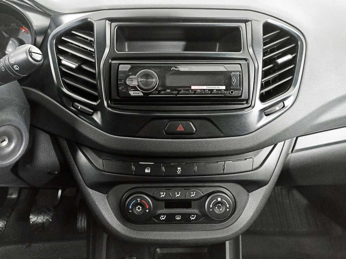 Lada (ВАЗ) Vesta с пробегом — 2019 год. Фото: #10