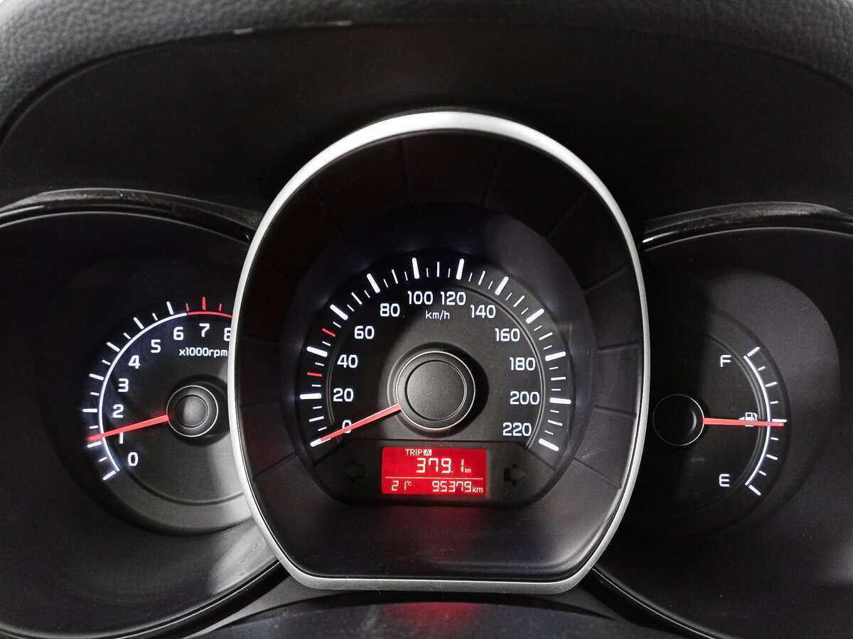 Kia Rio с пробегом — 2015 год. Фото: #8