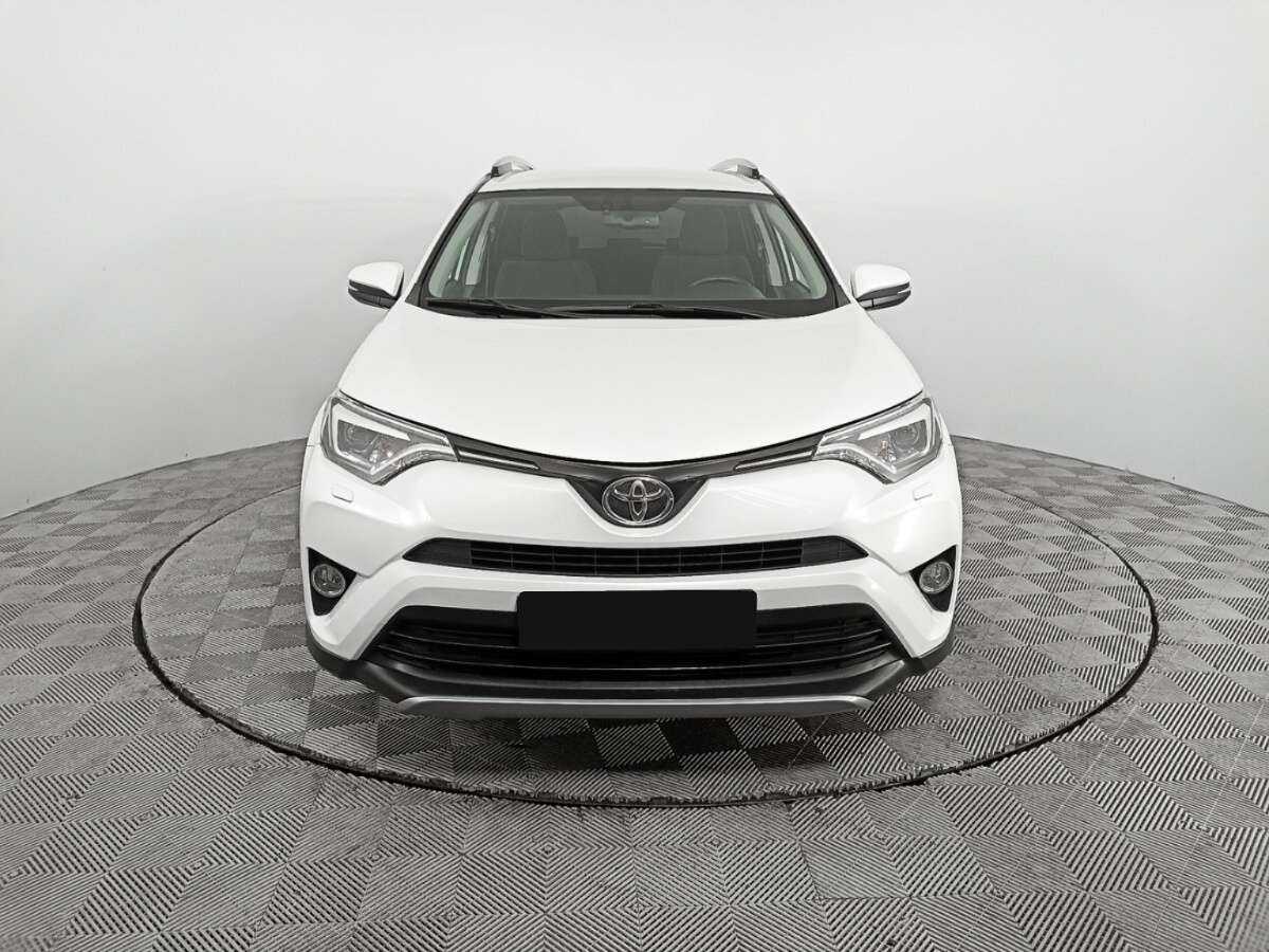 Toyota RAV4 с пробегом — 2019 год. Фото: #1