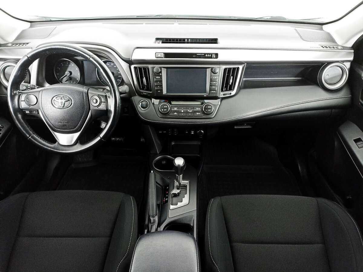 Toyota RAV4 с пробегом — 2019 год. Фото: #11