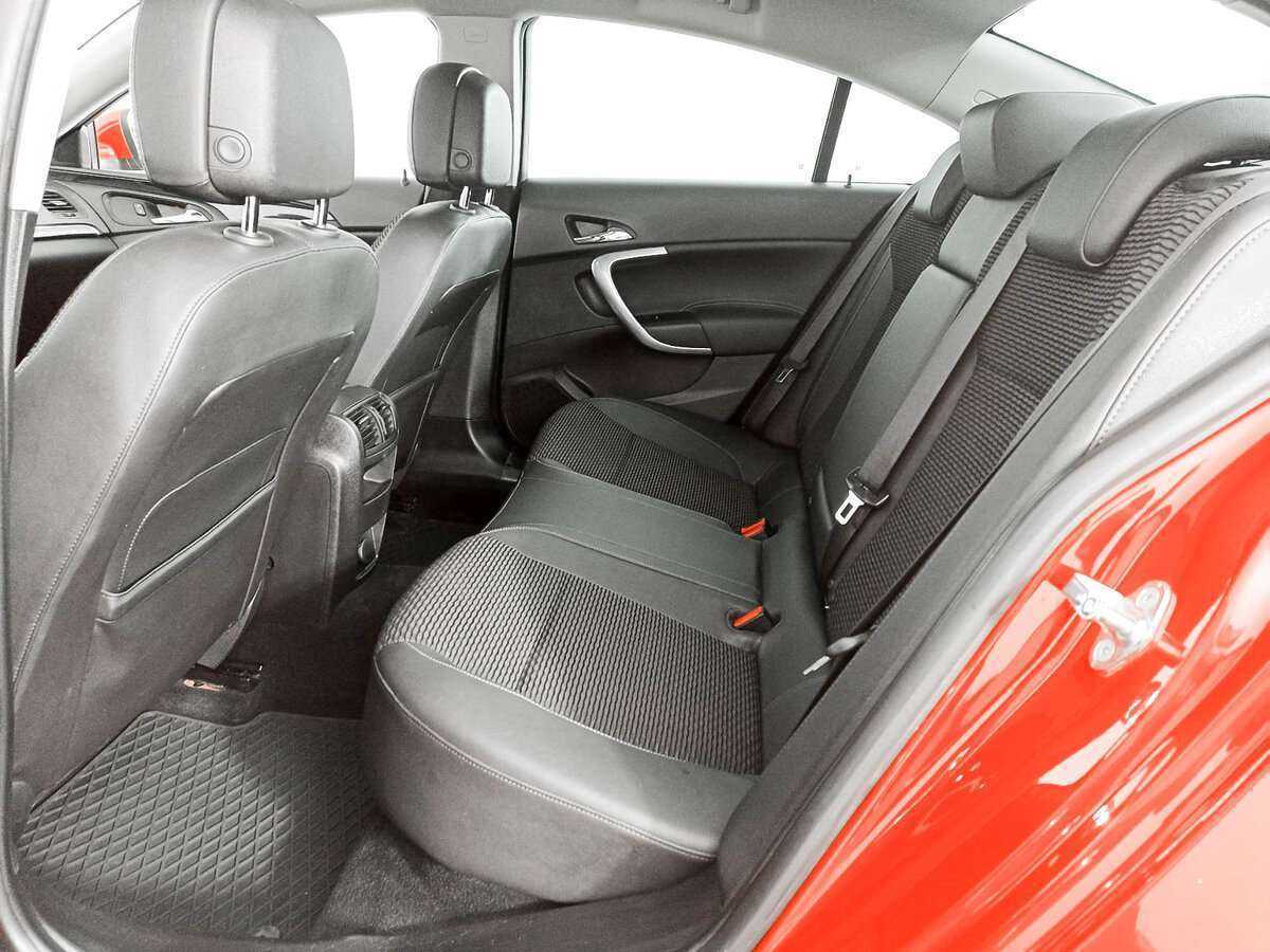 Opel Insignia с пробегом — 2015 год. Фото: #9