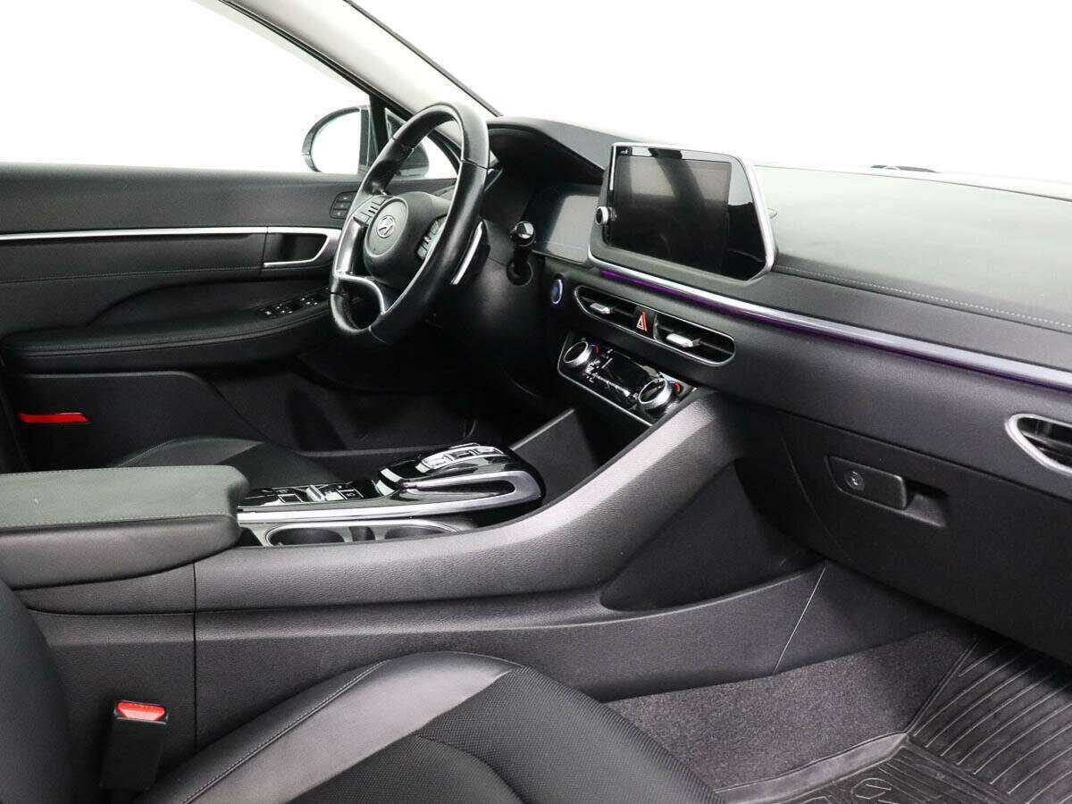 Hyundai Sonata с пробегом — 2021 год. Фото: #6