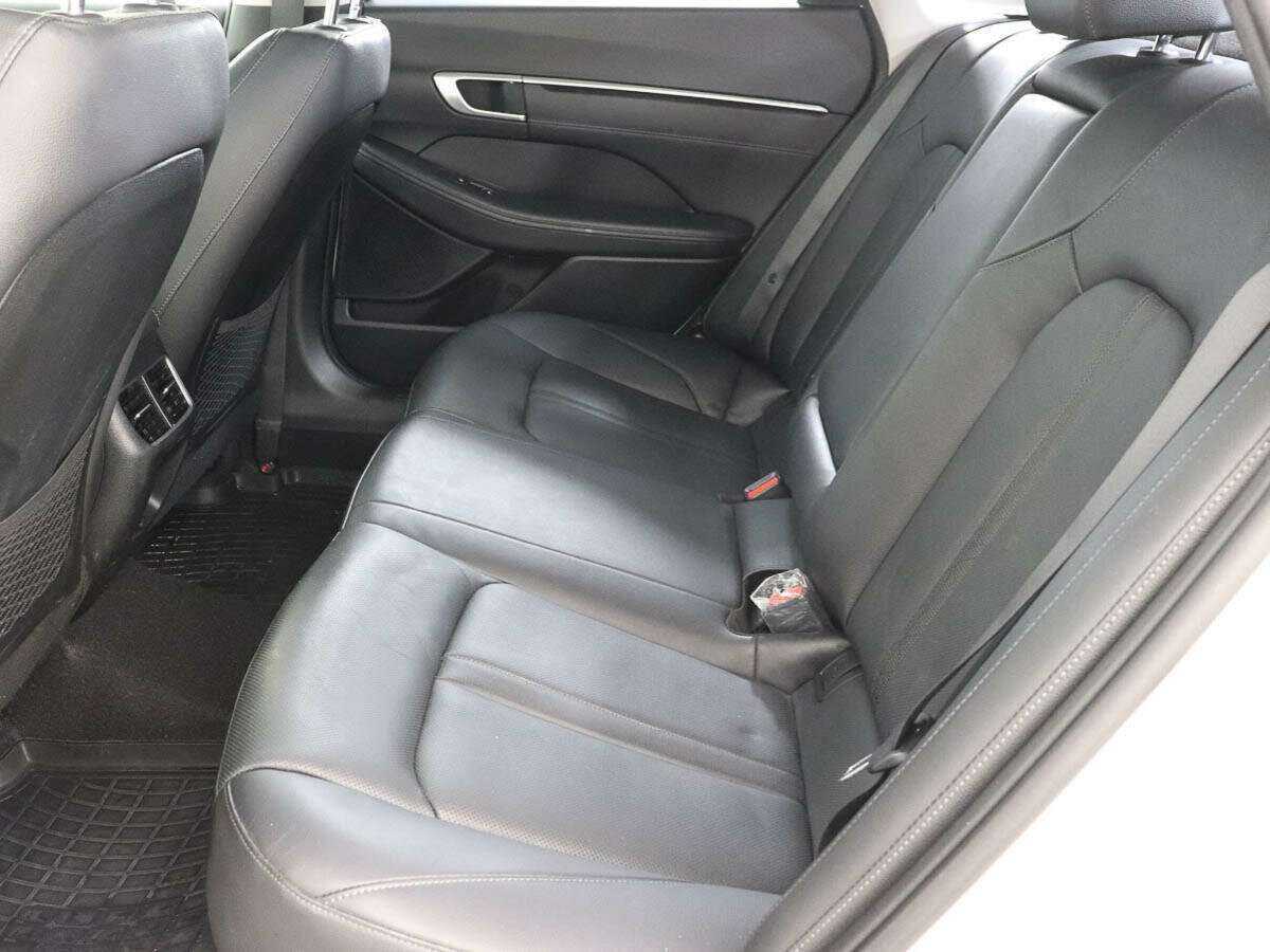 Hyundai Sonata с пробегом — 2021 год. Фото: #8