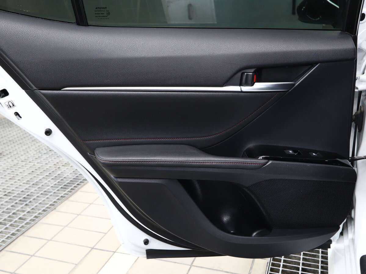 Toyota Camry с пробегом — 2020 год. Фото: #8
