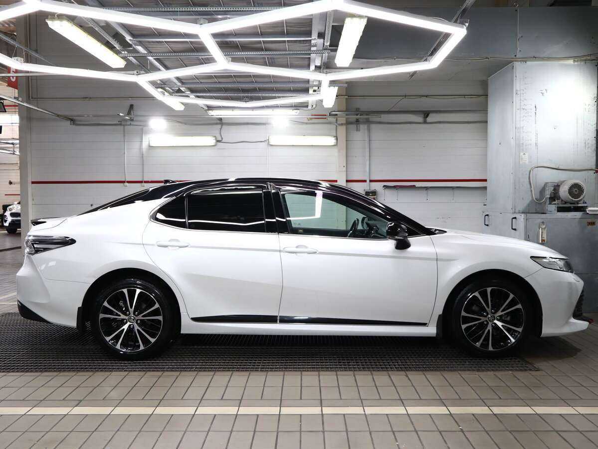 Toyota Camry с пробегом — 2020 год. Фото: #10