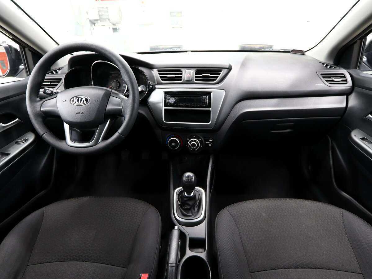 Kia Rio с пробегом — 2013 год. Фото: #13