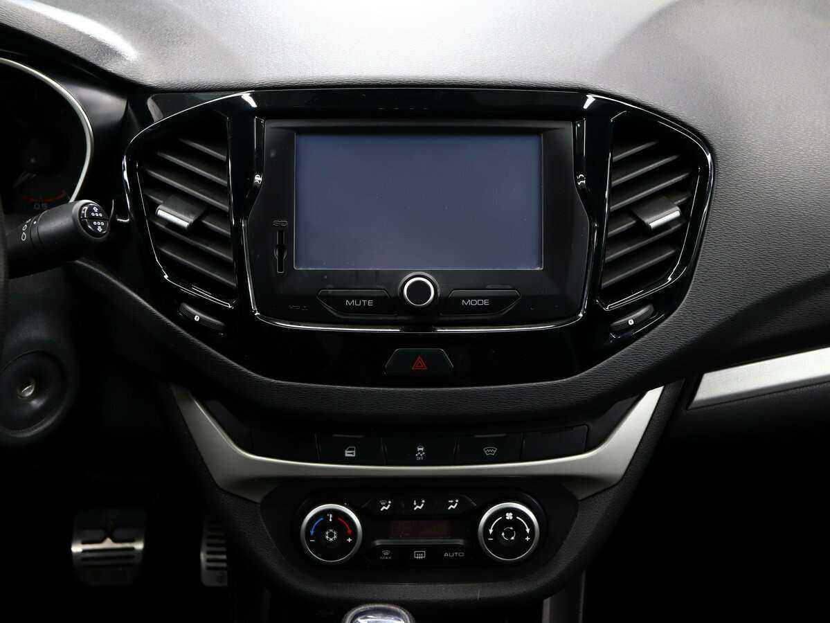 Lada (ВАЗ) Vesta с пробегом — 2020 год. Фото: #17