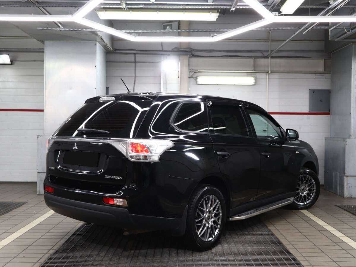 Mitsubishi Outlander с пробегом — 2013 год. Фото: #1