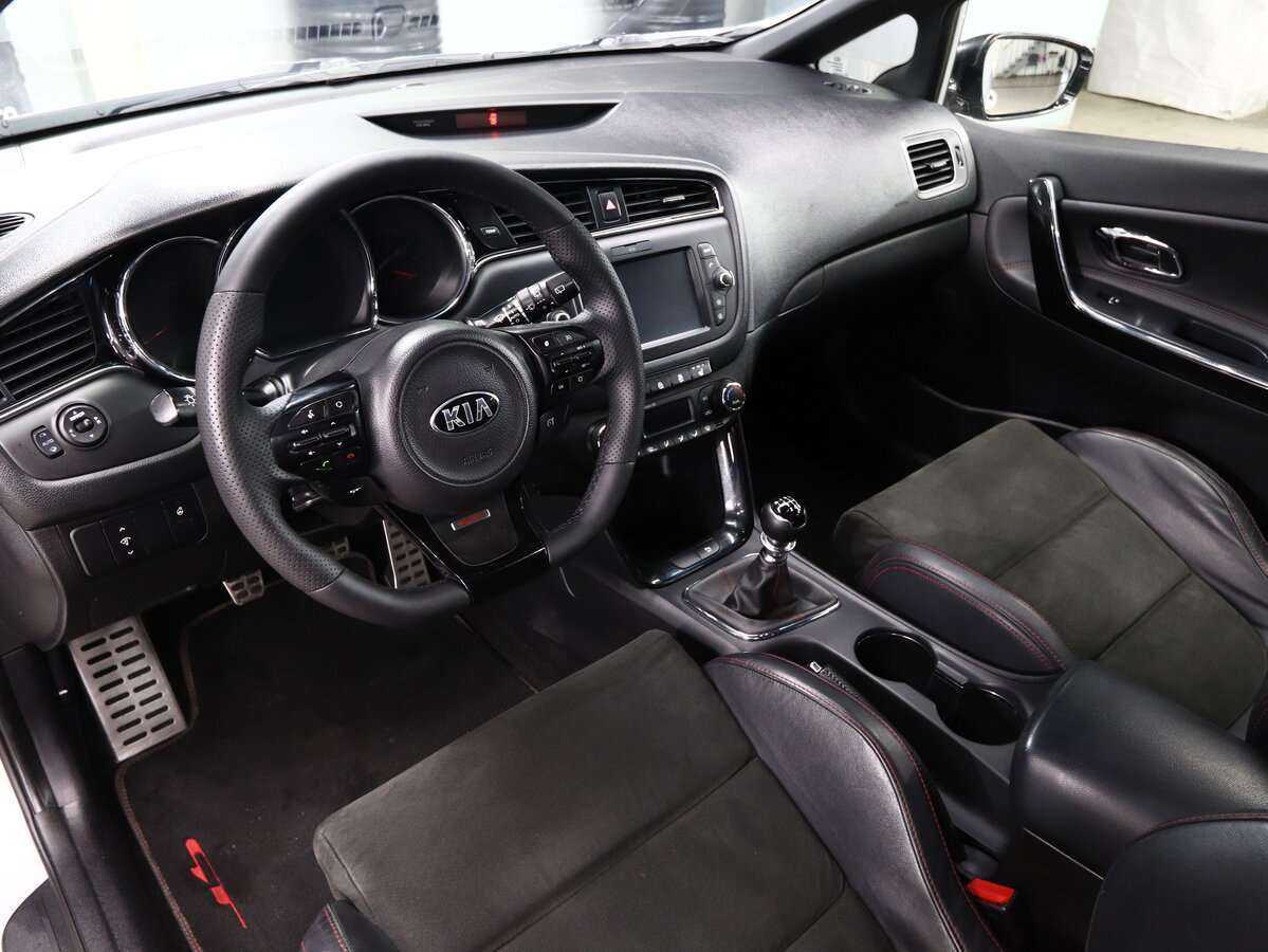 Kia Ceed GT с пробегом — 2017 год. Фото: #9