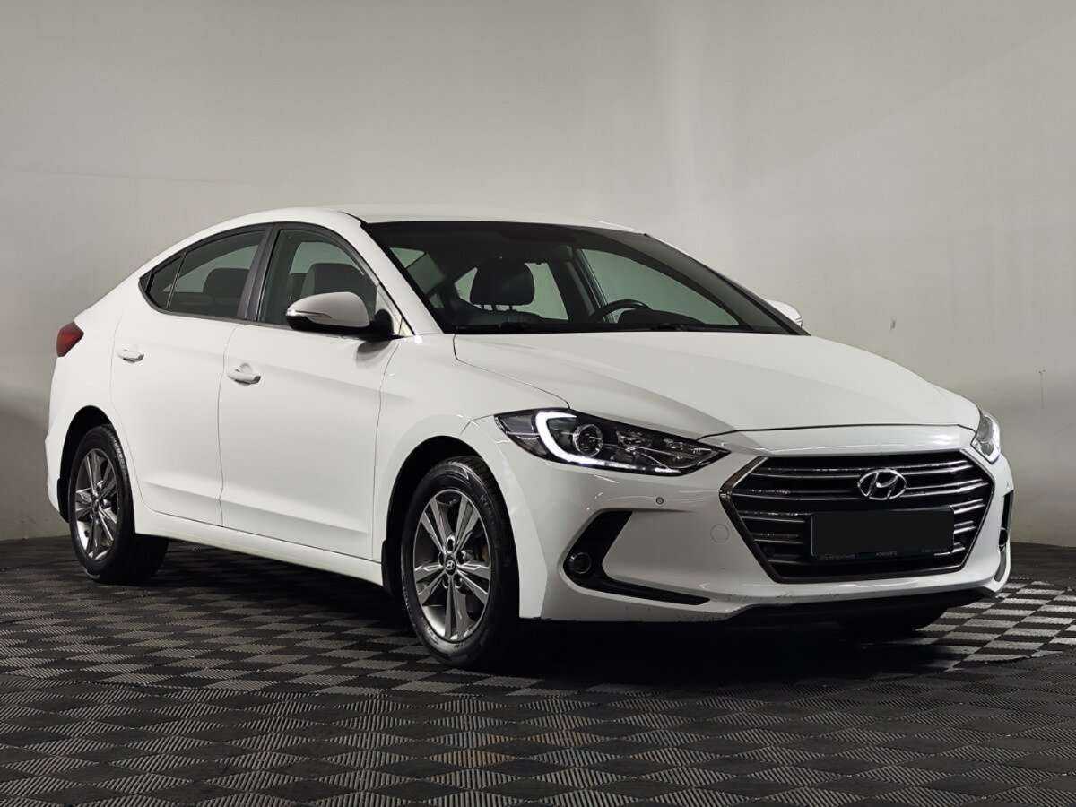 Hyundai Elantra с пробегом — 2016 год. Фото: #1