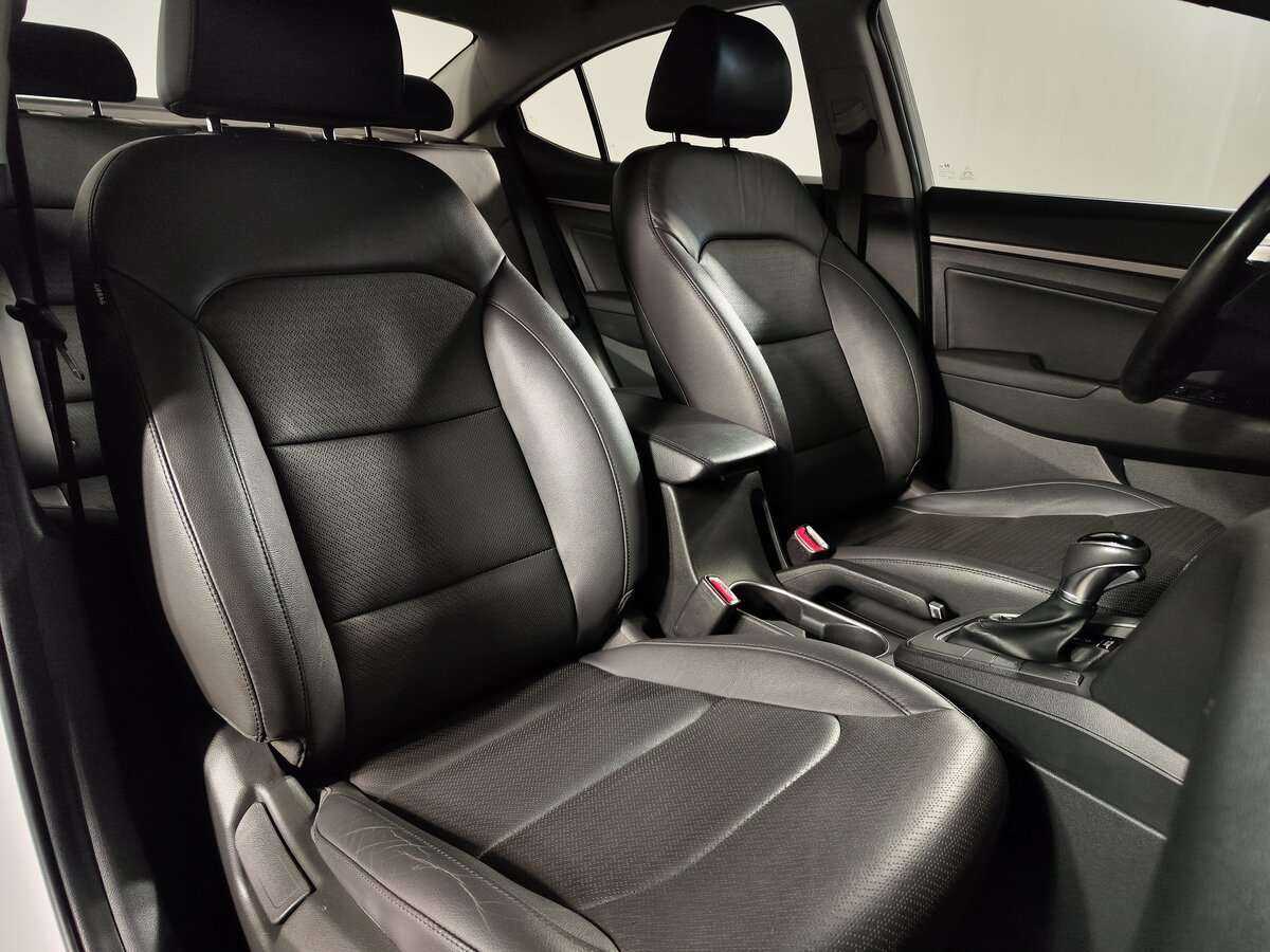 Hyundai Elantra с пробегом — 2016 год. Фото: #9