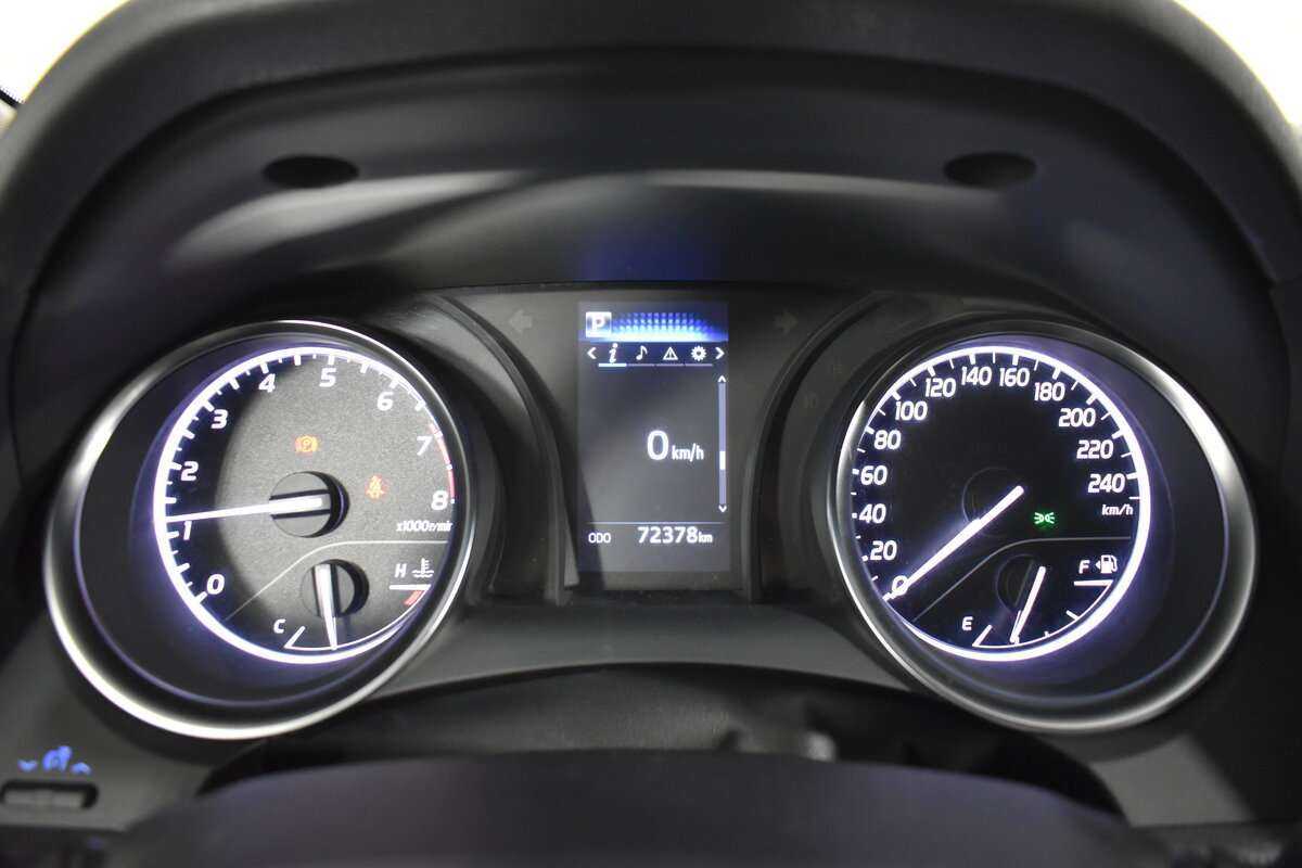 Toyota Camry с пробегом — 2021 год. Фото: #13