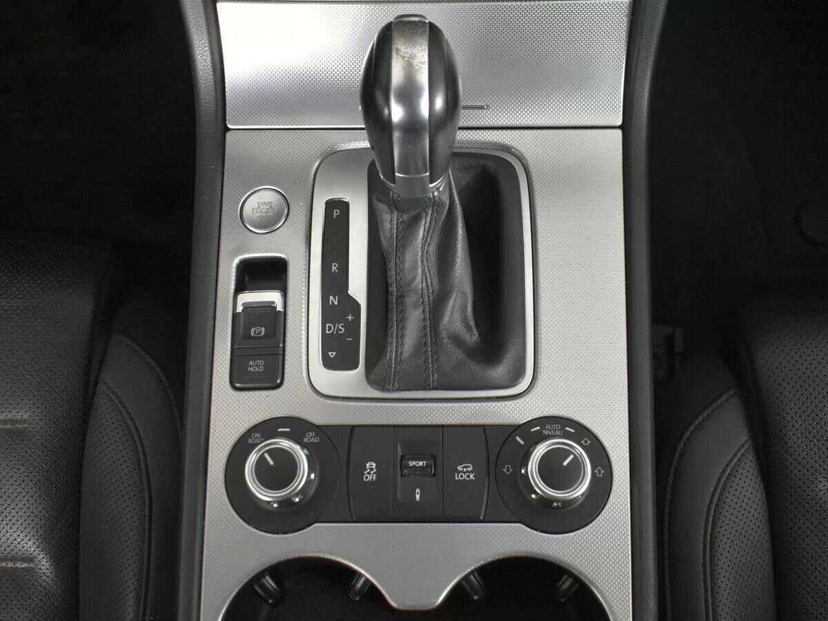 Volkswagen Touareg с пробегом — 2014 год. Фото: #12