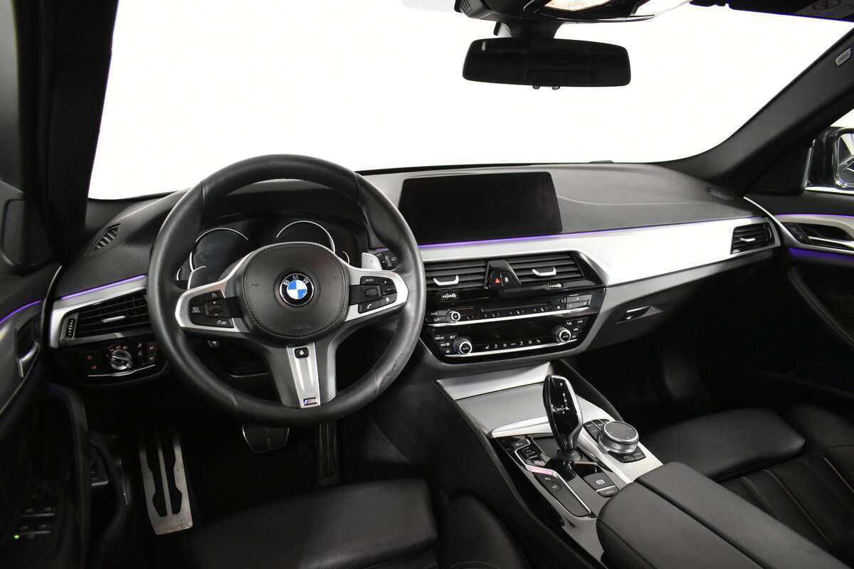 BMW 5 серии с пробегом — 2018 год. Фото: #12