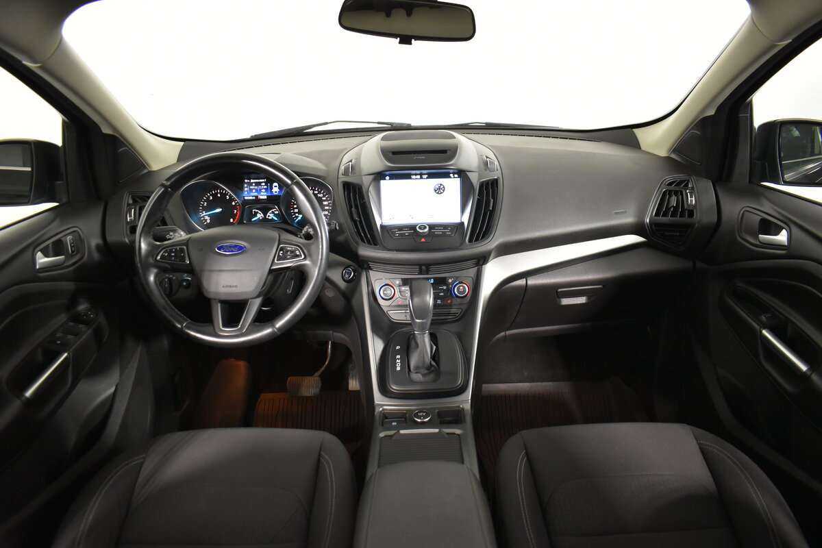 Ford Kuga с пробегом — 2017 год. Фото: #11