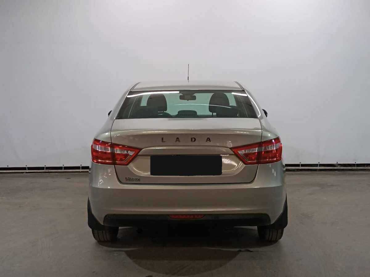 Lada (ВАЗ) Vesta с пробегом — 2018 год. Фото: #5