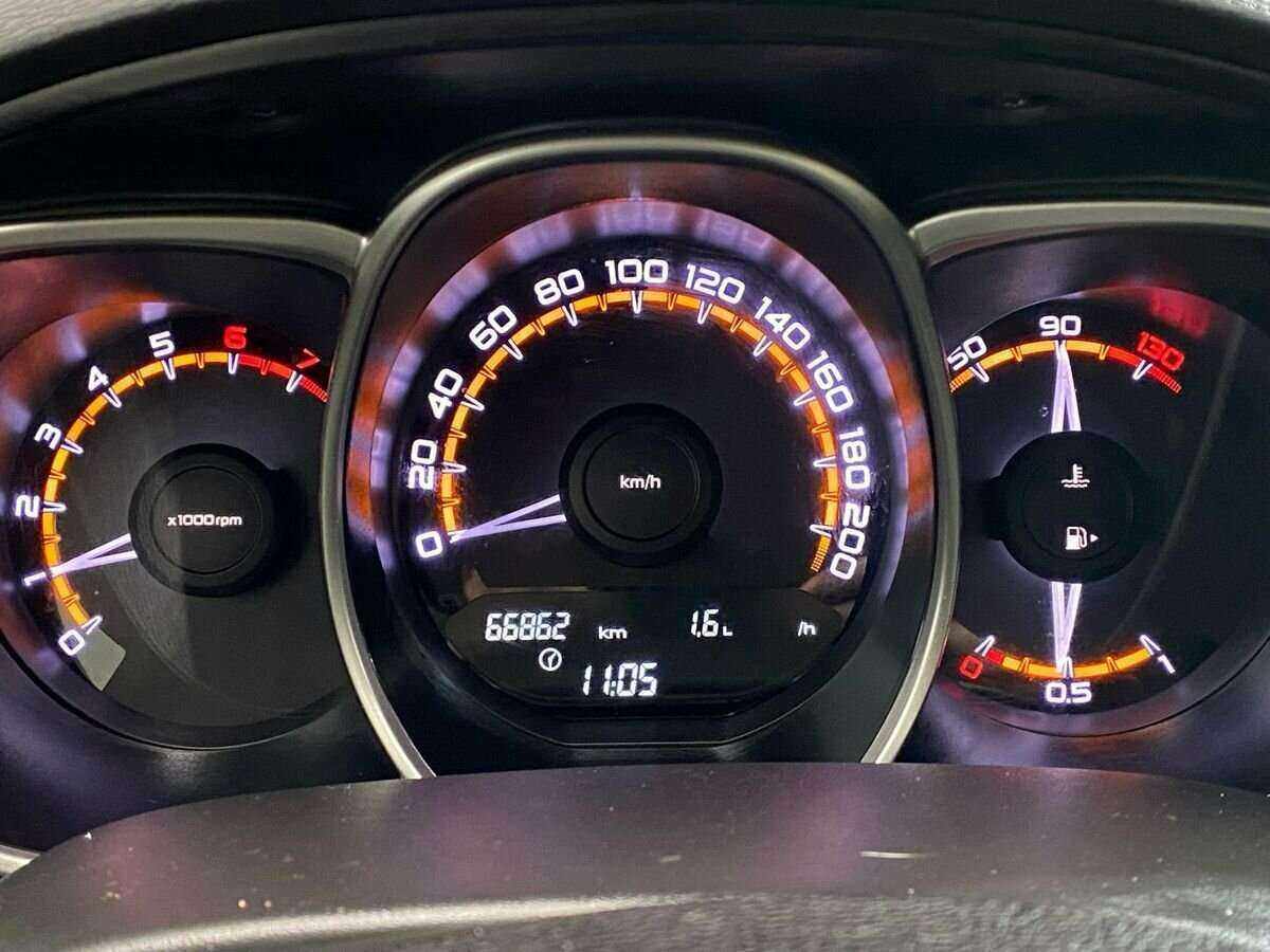 Lada (ВАЗ) Vesta с пробегом — 2019 год. Фото: #12