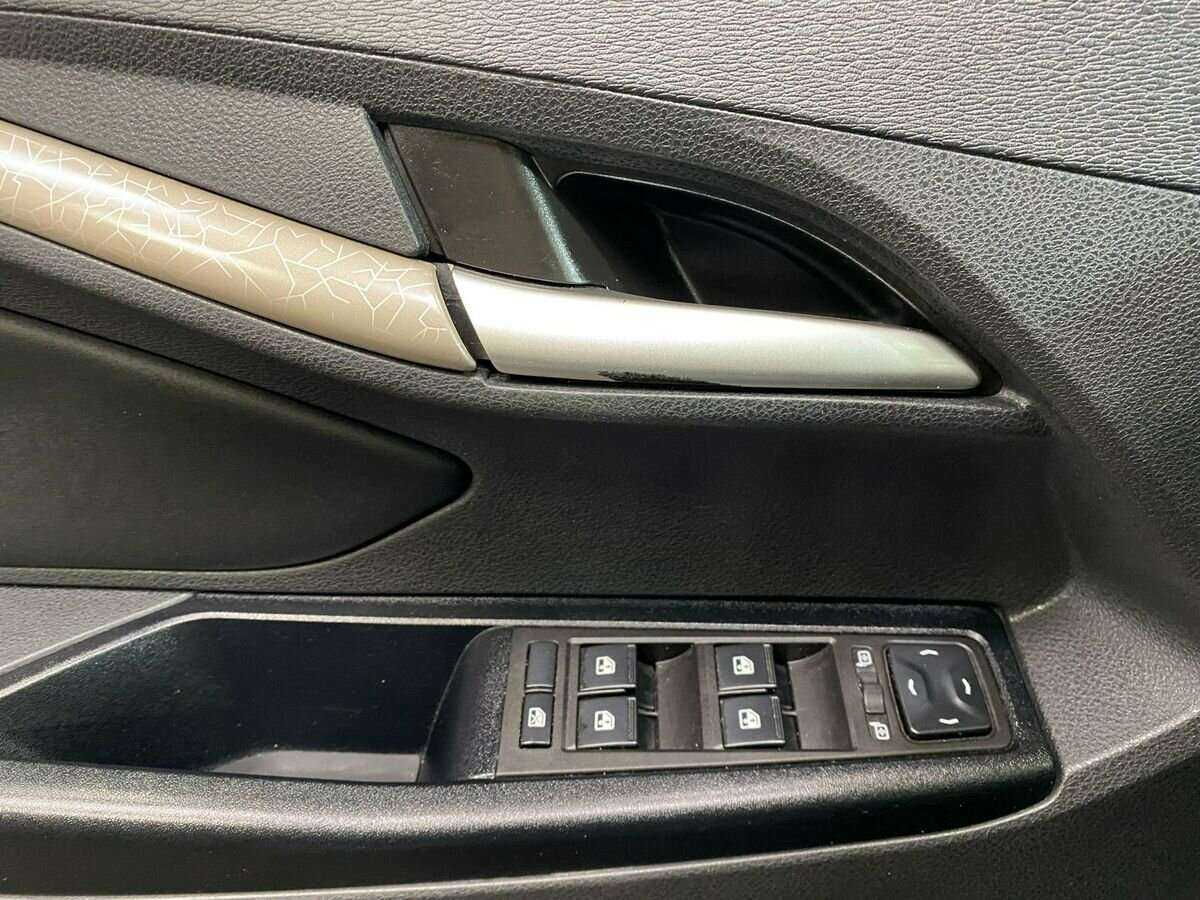 Lada (ВАЗ) Vesta с пробегом — 2019 год. Фото: #15