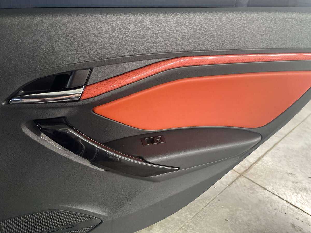 Lada (ВАЗ) Vesta с пробегом — 2018 год. Фото: #23