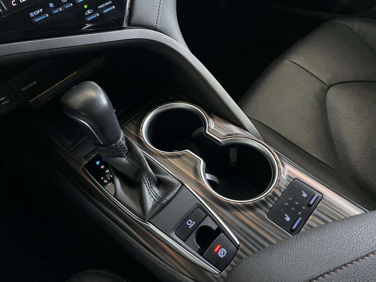 Toyota Camry с пробегом — 2018 год. Фото: #15