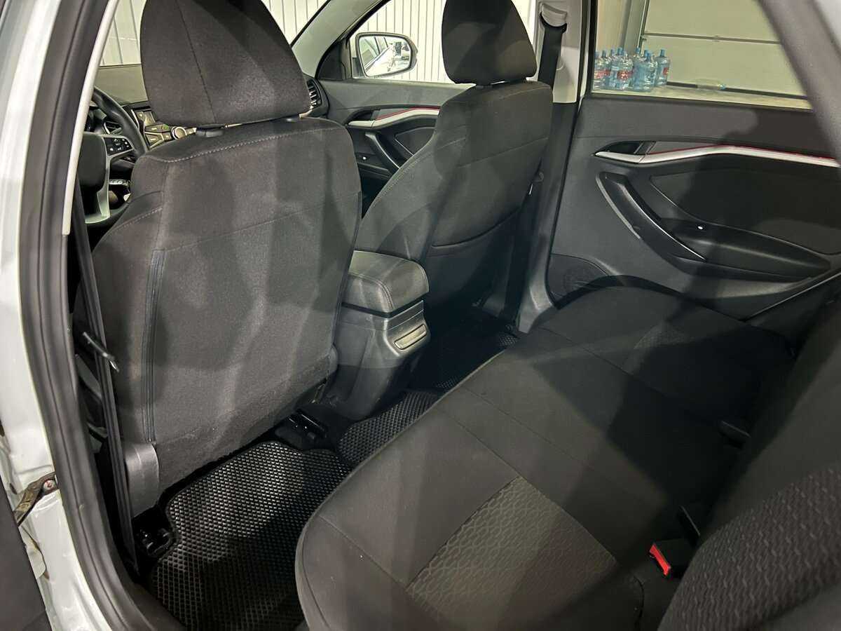 Lada (ВАЗ) Vesta с пробегом — 2020 год. Фото: #16