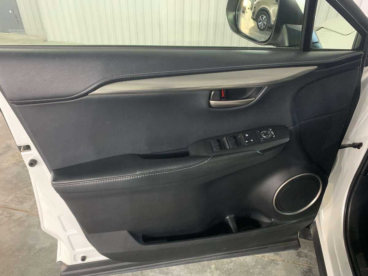 Lexus NX с пробегом — 2014 год. Фото: #16