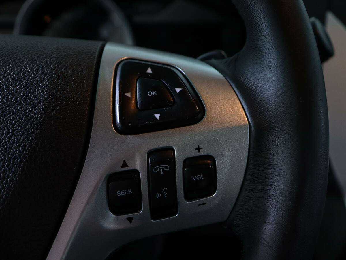 Ford Explorer с пробегом — 2015 год. Фото: #26