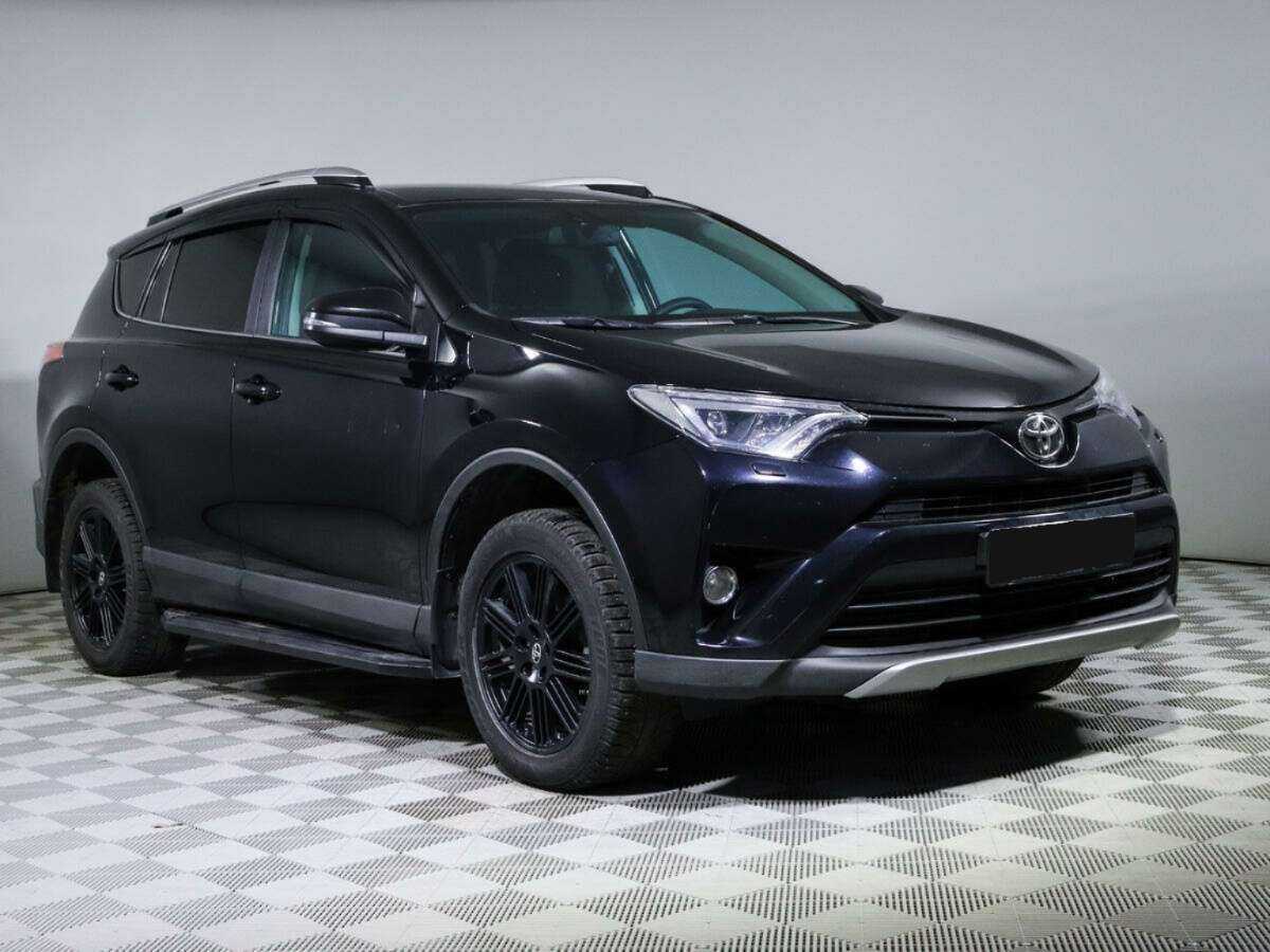 Toyota RAV4 с пробегом — 2017 год. Фото: #2