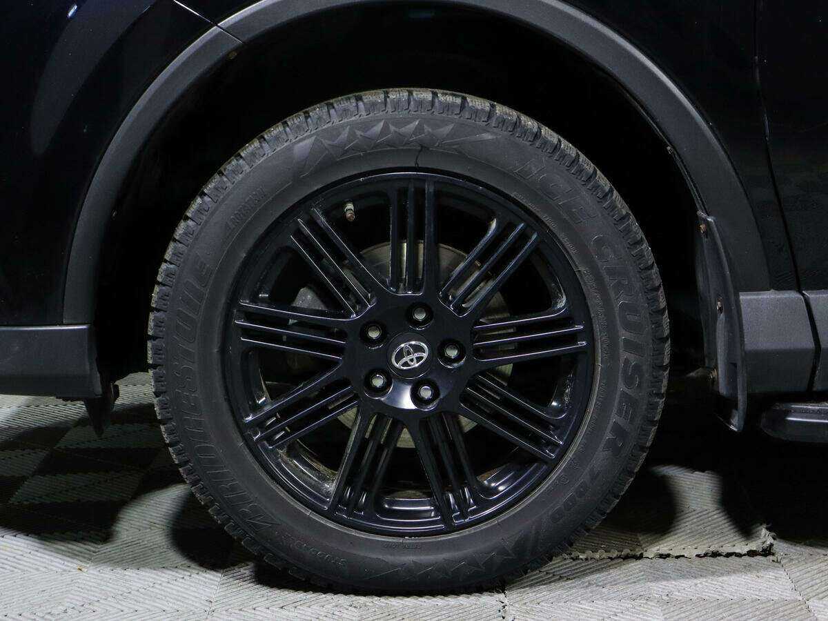 Toyota RAV4 с пробегом — 2017 год. Фото: #12