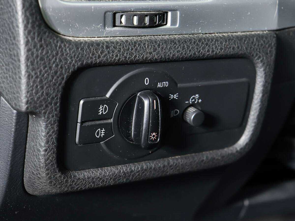 Volkswagen Touareg с пробегом — 2013 год. Фото: #16