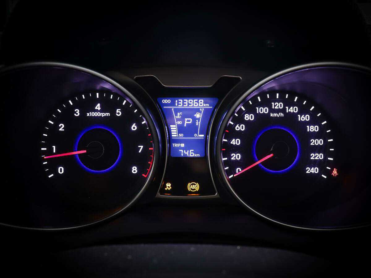 Hyundai Veloster с пробегом — 2015 год. Фото: #11