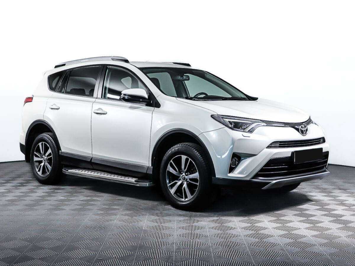 Toyota RAV4 с пробегом — 2018 год. Фото: #2