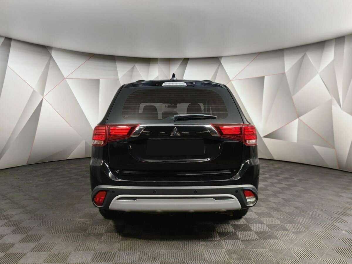Mitsubishi Outlander с пробегом — 2018 год. Фото: #7