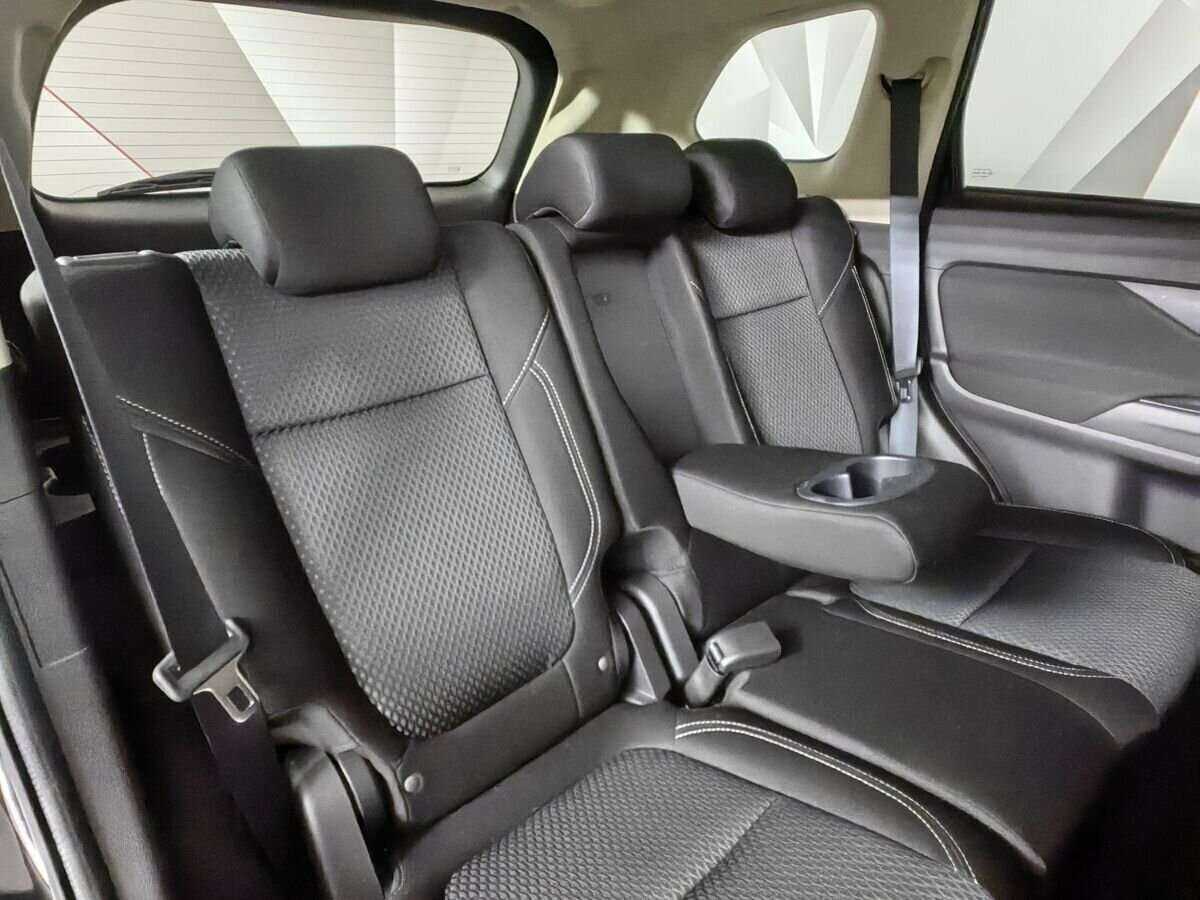 Mitsubishi Outlander с пробегом — 2022 год. Фото: #8