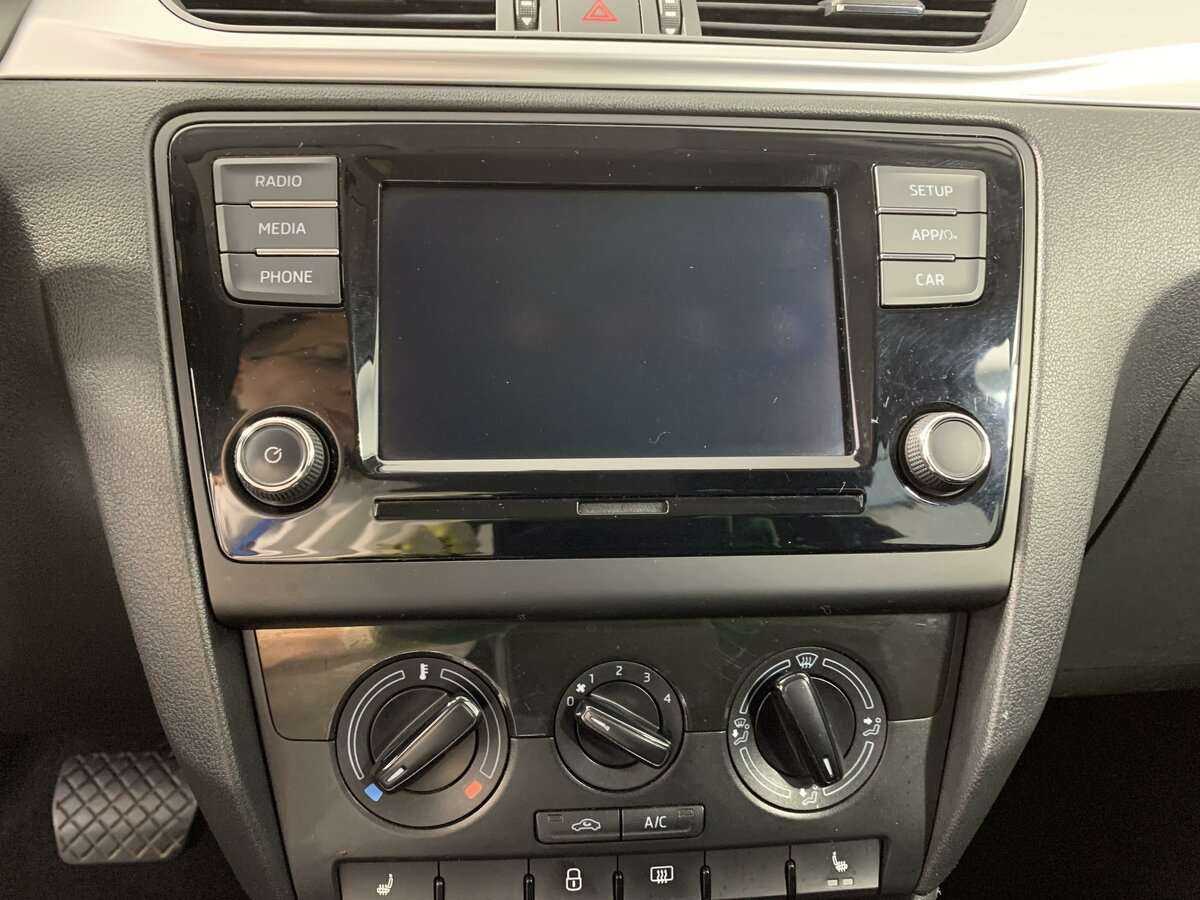 Skoda Rapid с пробегом — 2019 год. Фото: #12