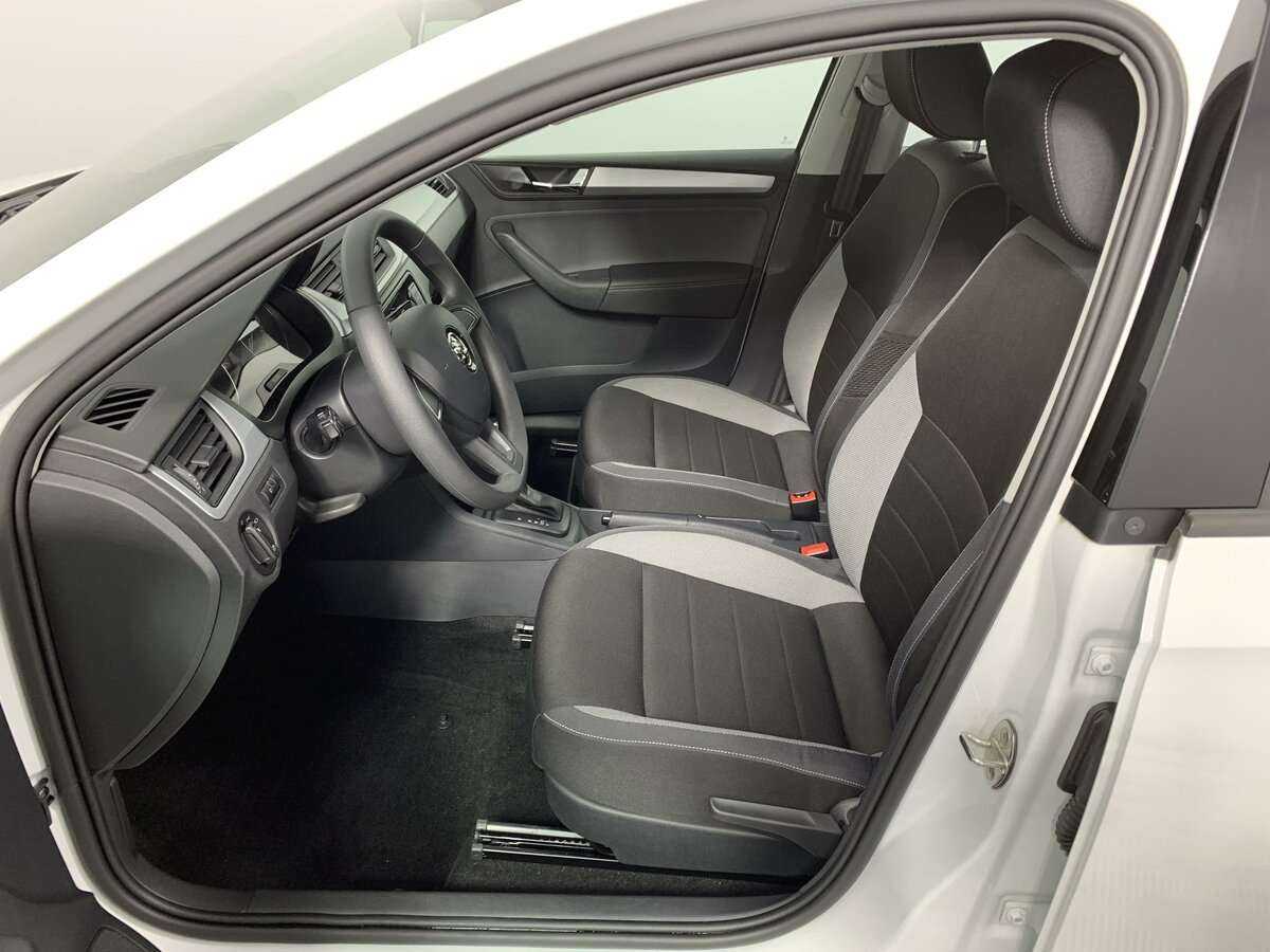 Skoda Rapid с пробегом — 2019 год. Фото: #13