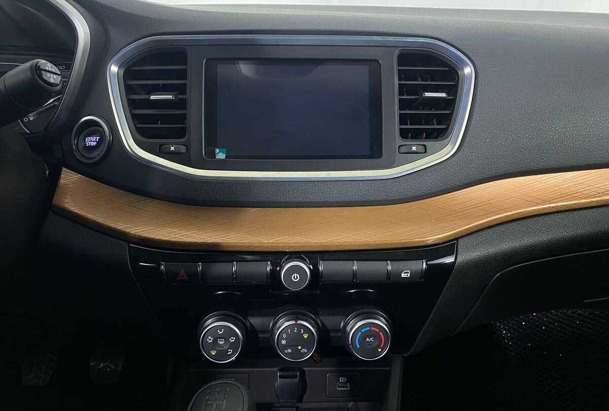 Lada (ВАЗ) Vesta с пробегом — 2023 год. Фото: #10