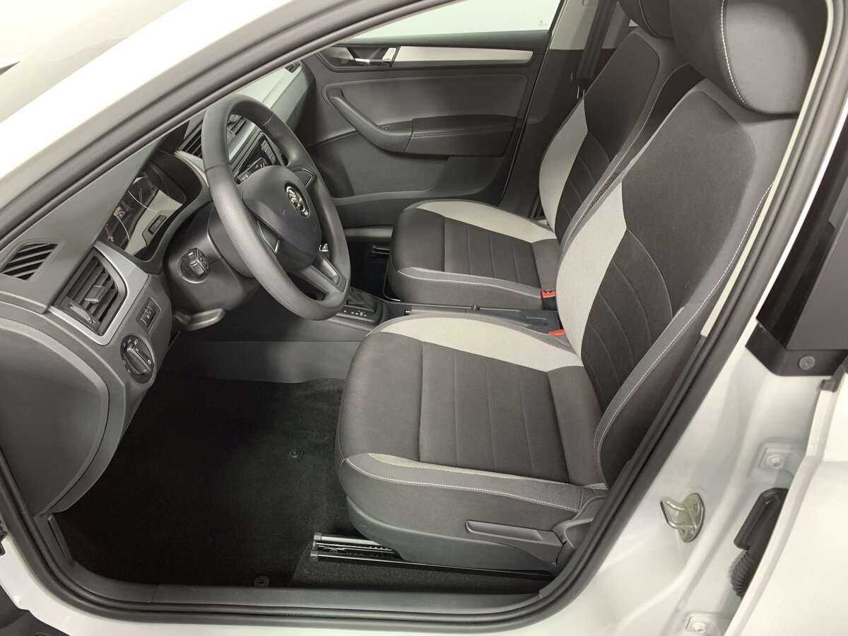 Skoda Rapid с пробегом — 2019 год. Фото: #12