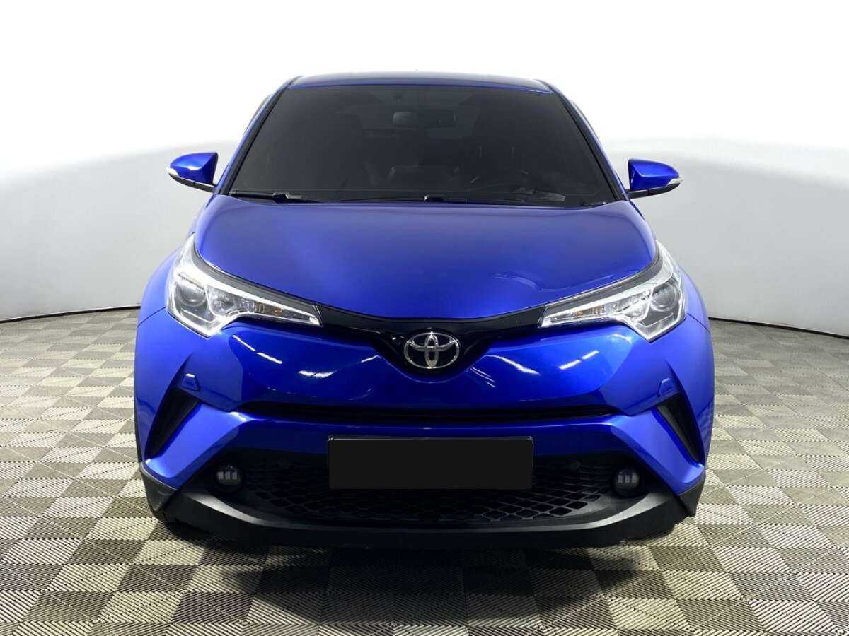 Toyota C-HR с пробегом — 2019 год. Фото: #1