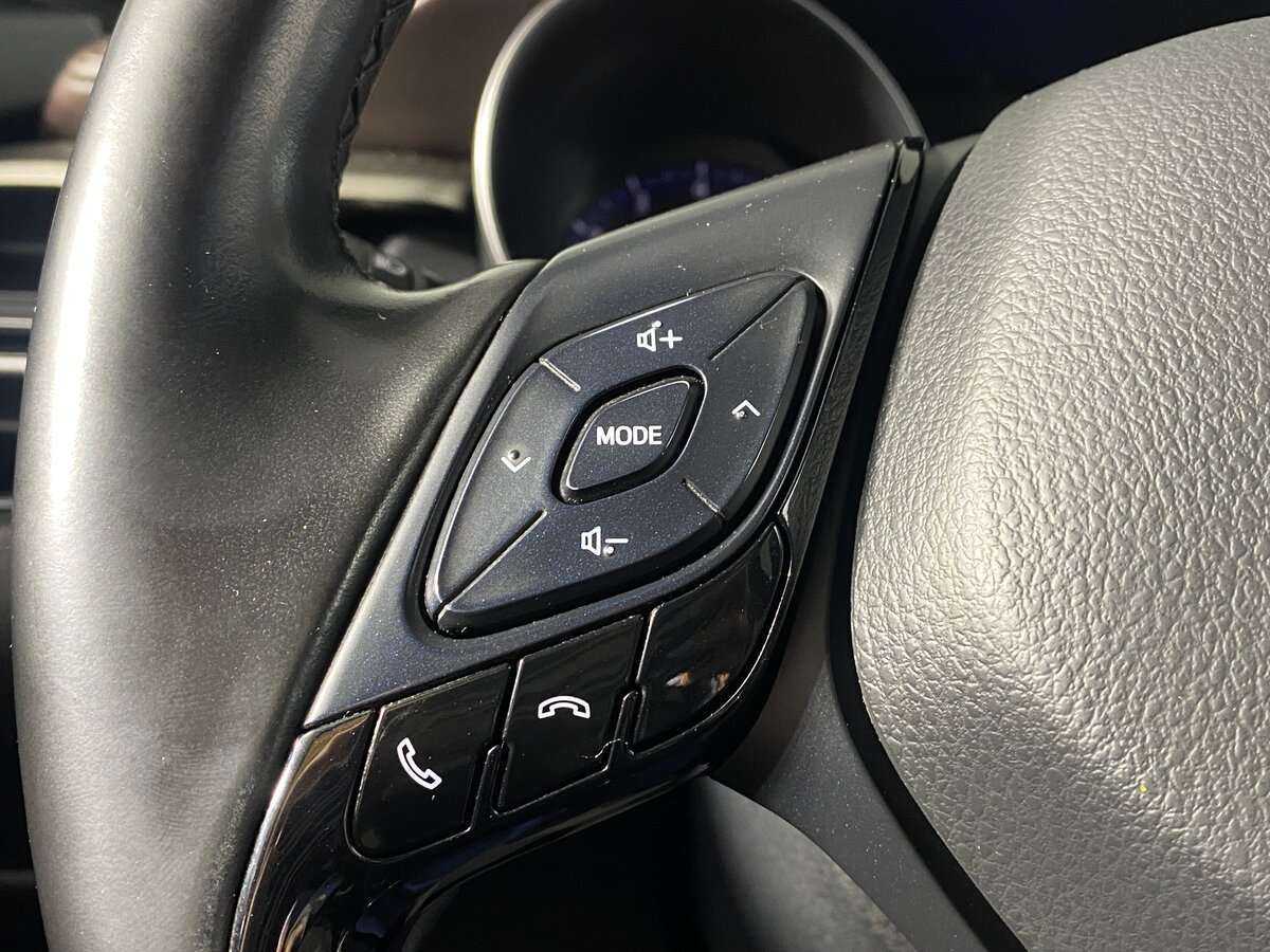 Toyota C-HR с пробегом — 2019 год. Фото: #10
