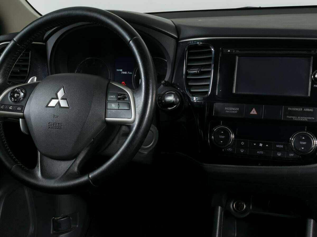 Mitsubishi Outlander с пробегом — 2012 год. Фото: #10