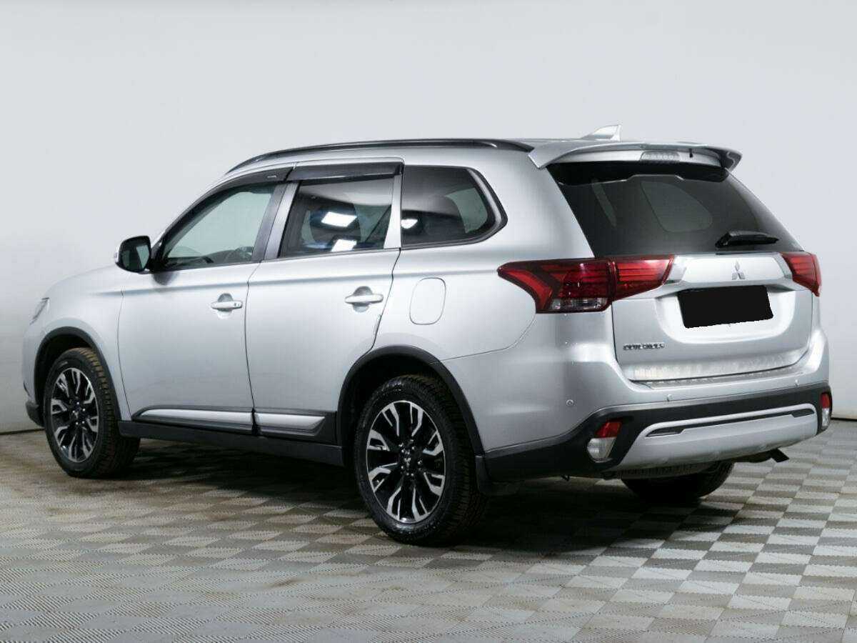 Mitsubishi Outlander с пробегом — 2021 год. Фото: #6