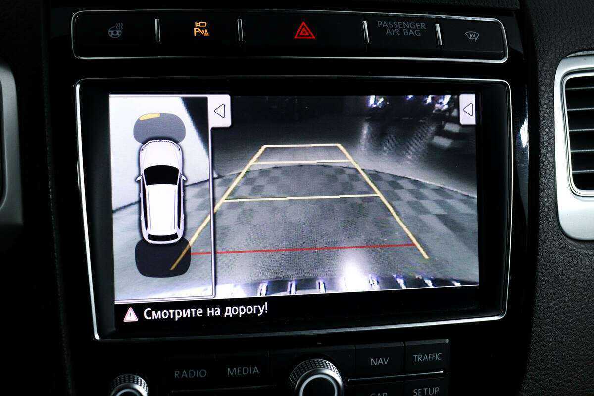 Volkswagen Touareg с пробегом — 2015 год. Фото: #13