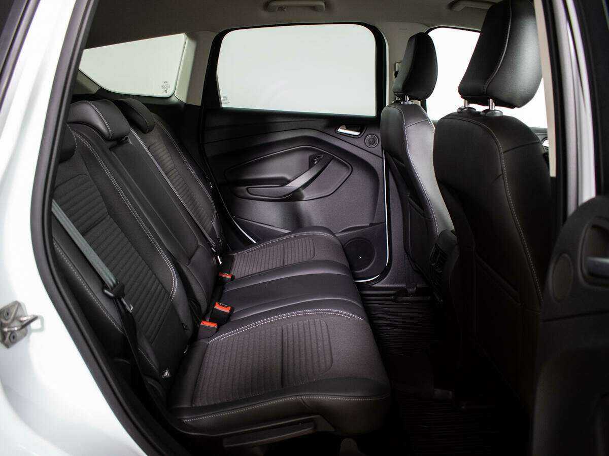 Ford Kuga с пробегом — 2017 год. Фото: #9