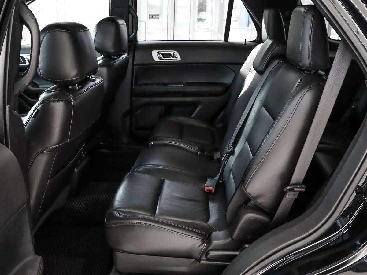 Ford Explorer с пробегом — 2014 год. Фото: #10
