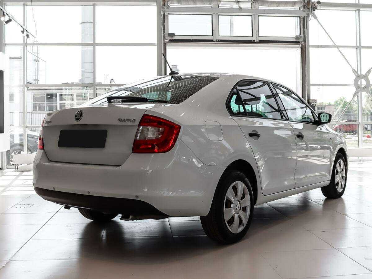 Skoda Rapid с пробегом — 2016 год. Фото: #5
