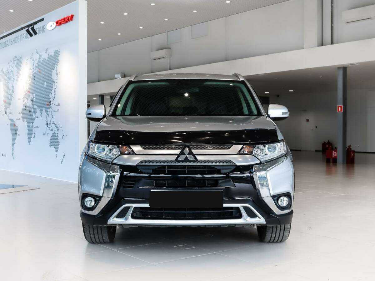 Mitsubishi Outlander с пробегом — 2019 год. Фото: #1