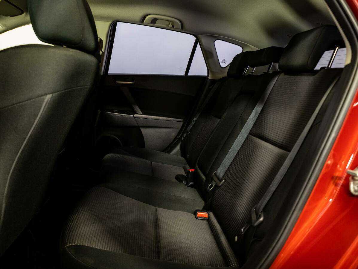 Mazda 3 с пробегом — 2012 год. Фото: #9